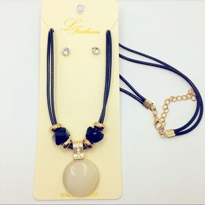 NECKLACE BLACK AND GOLD WITH CRYSTALS !